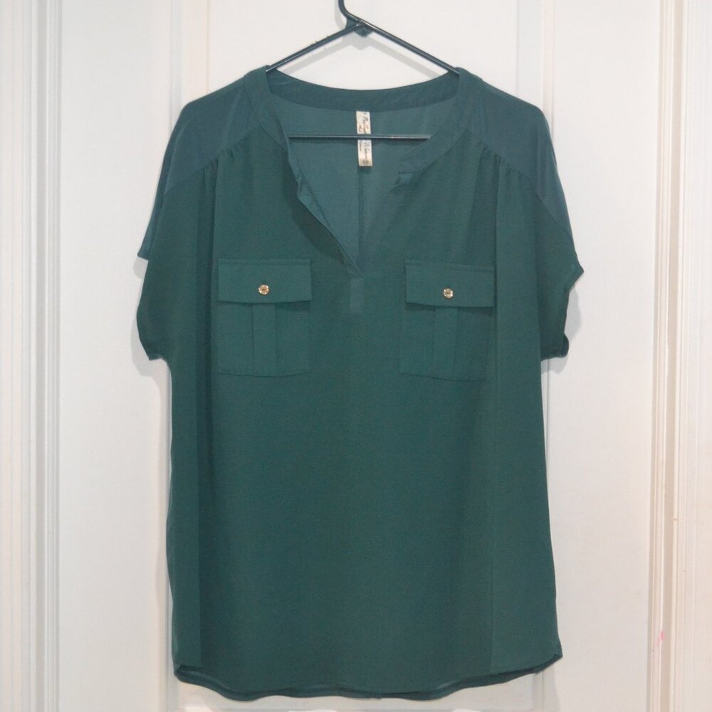 Pre-owned Perception Woman top green, size 1X.